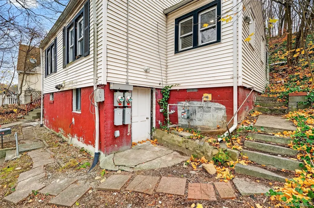 669 N Division Street Peekskill NY 10566