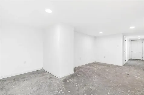 669 N Division Street Peekskill NY 10566