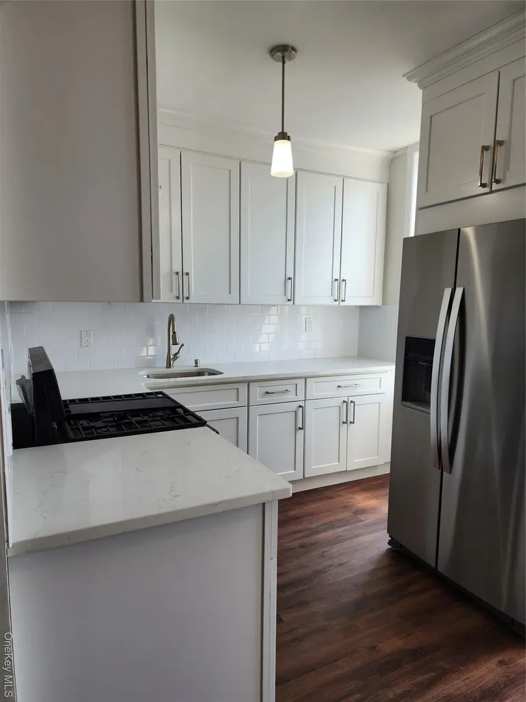 6410 Myrtle Avenue Glendale NY 11385