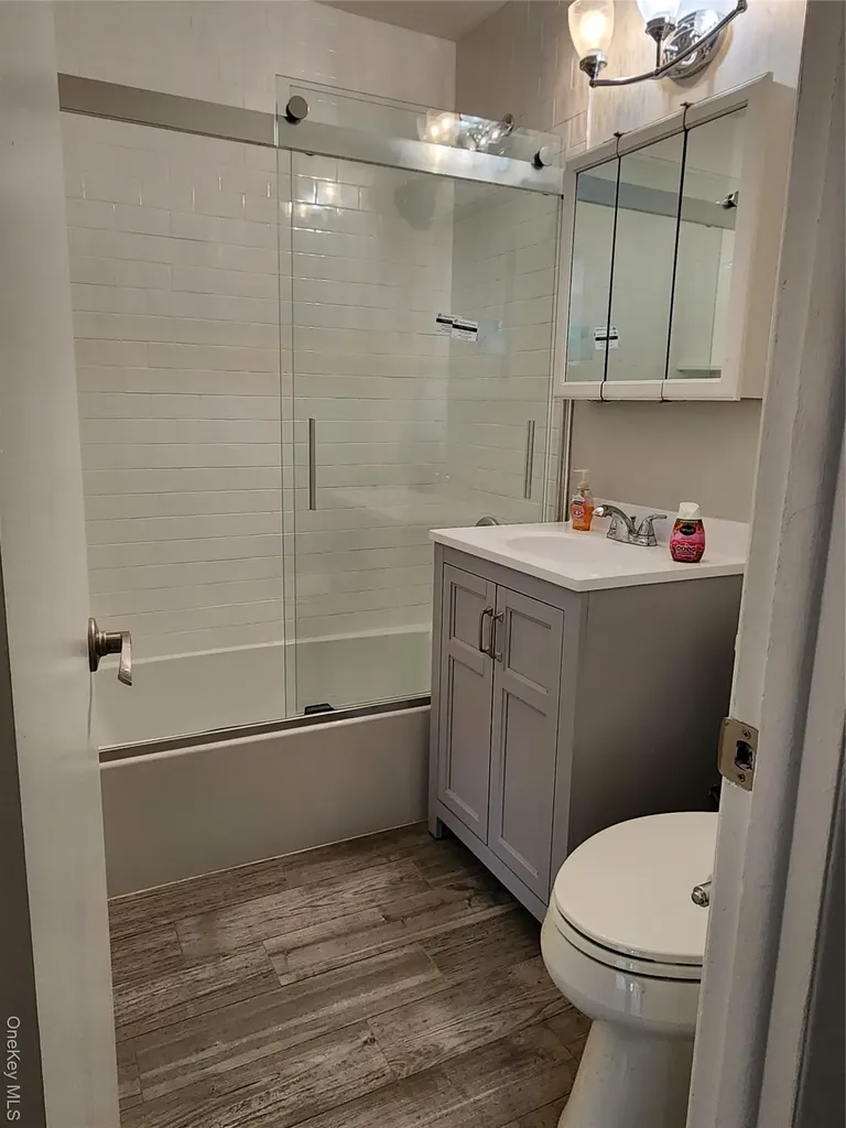 6410 Myrtle Avenue Glendale NY 11385