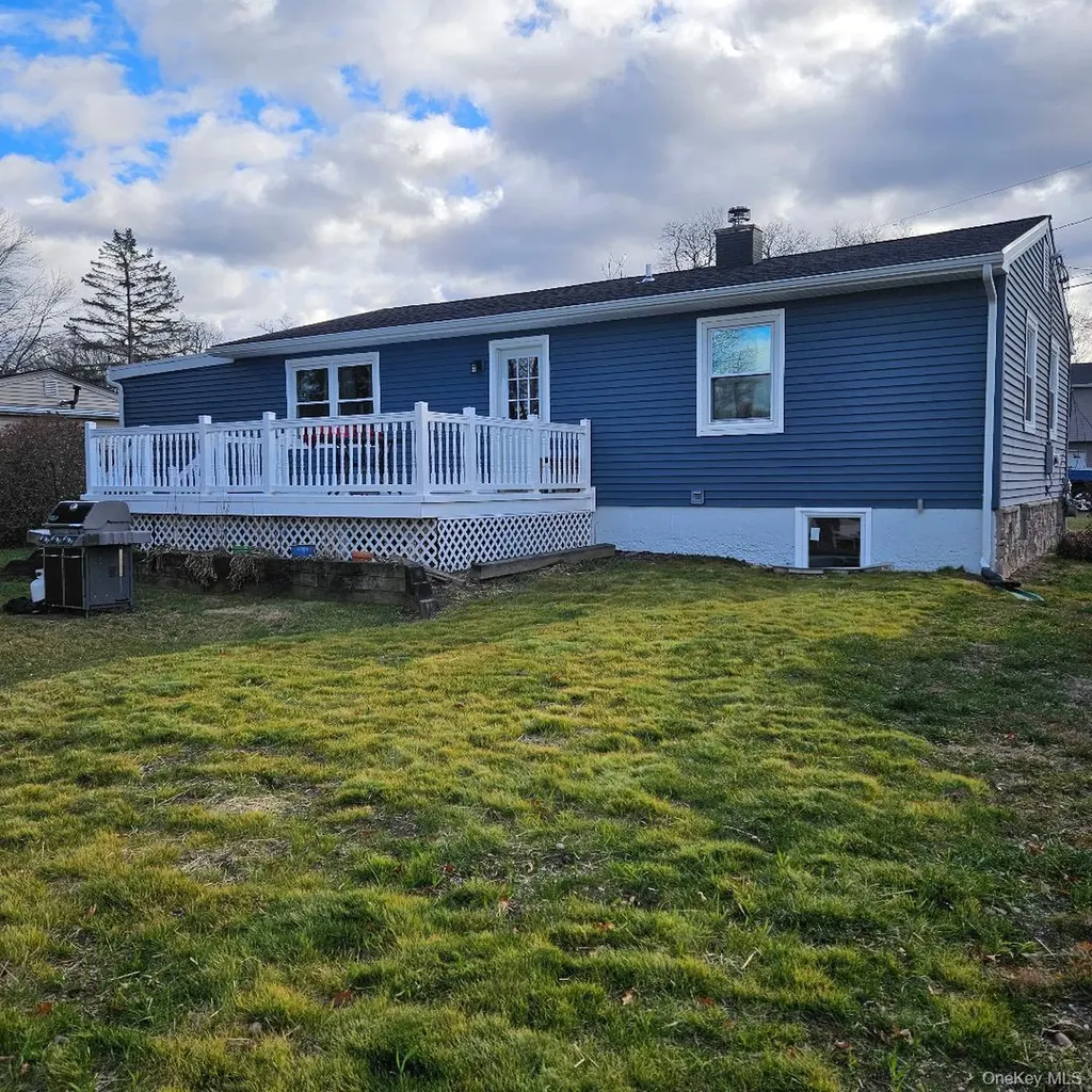 28 Cardinal Drive Poughkeepsie NY 12601