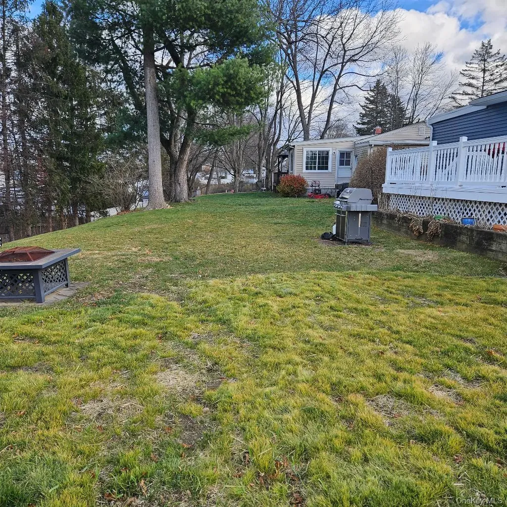 28 Cardinal Drive Poughkeepsie NY 12601