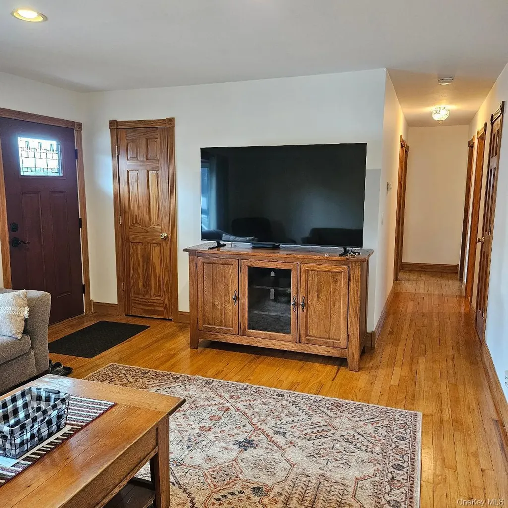 28 Cardinal Drive Poughkeepsie NY 12601