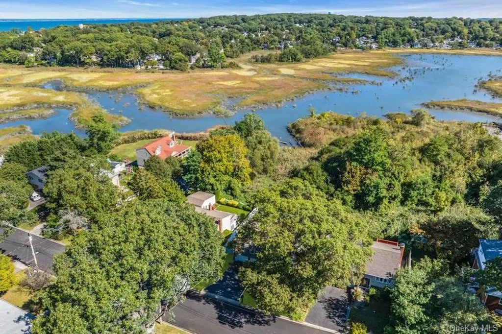 3 Bayview Place Locust Valley NY 11560