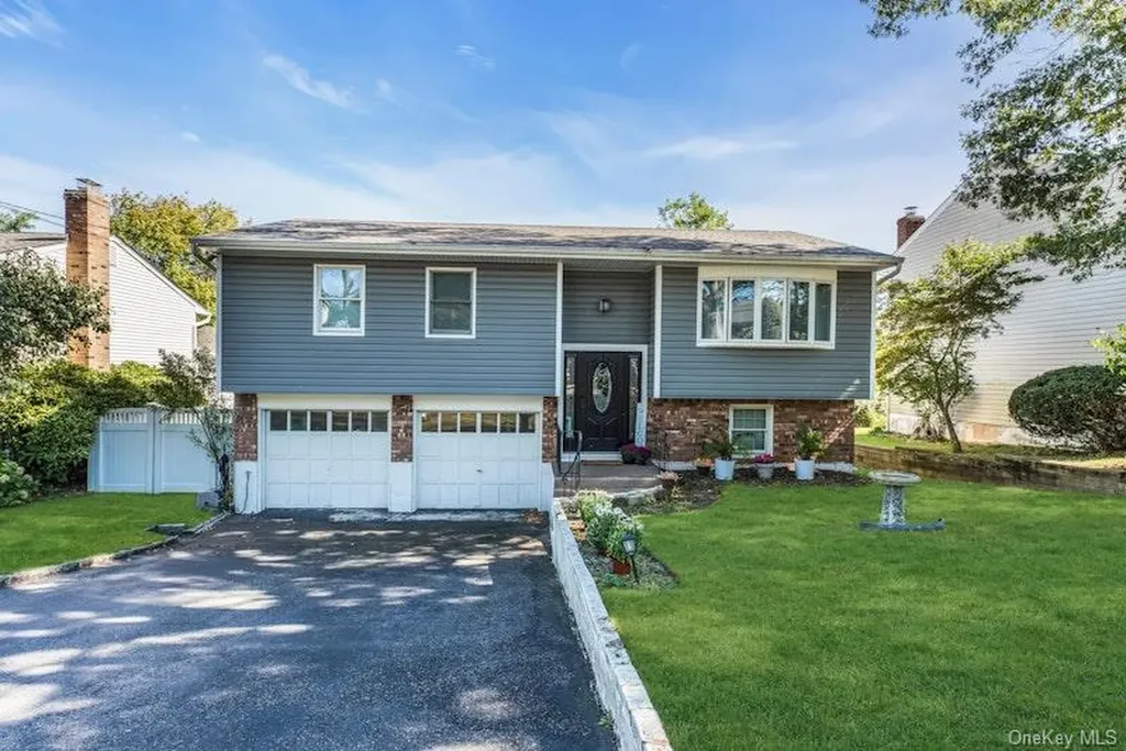 3 Bayview Place Locust Valley NY 11560