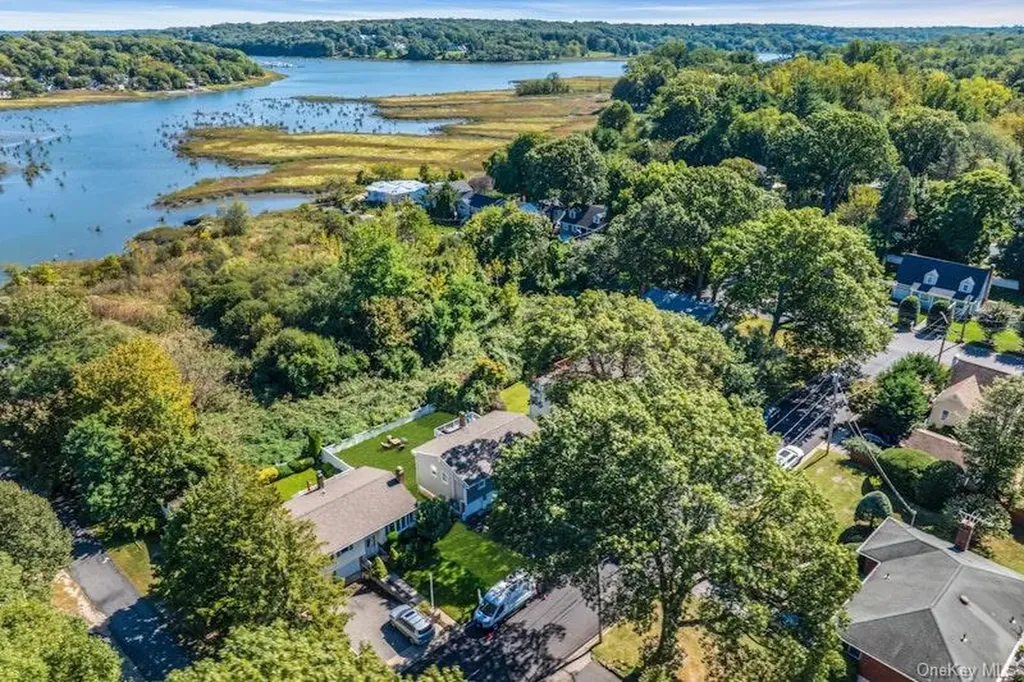 3 Bayview Place Locust Valley NY 11560