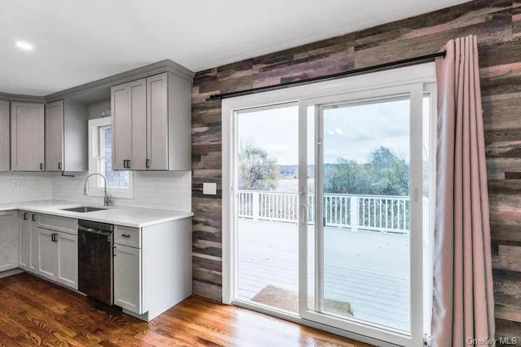 3 Bayview Place Locust Valley NY 11560