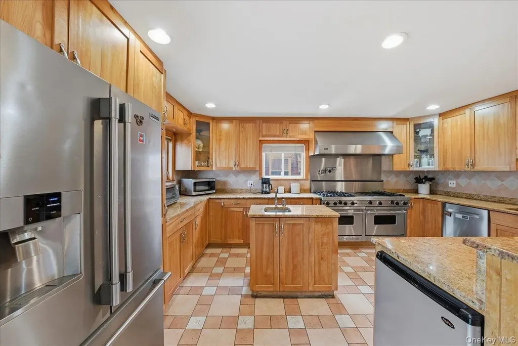 47-23 164th Street Flushing NY 11358