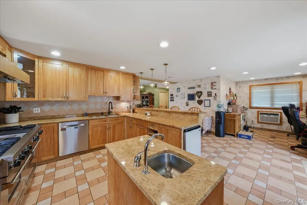 47-23 164th Street Flushing NY 11358