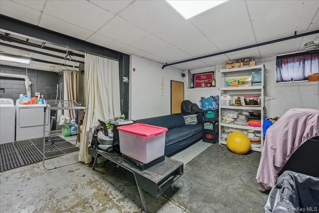 47-23 164th Street Flushing NY 11358