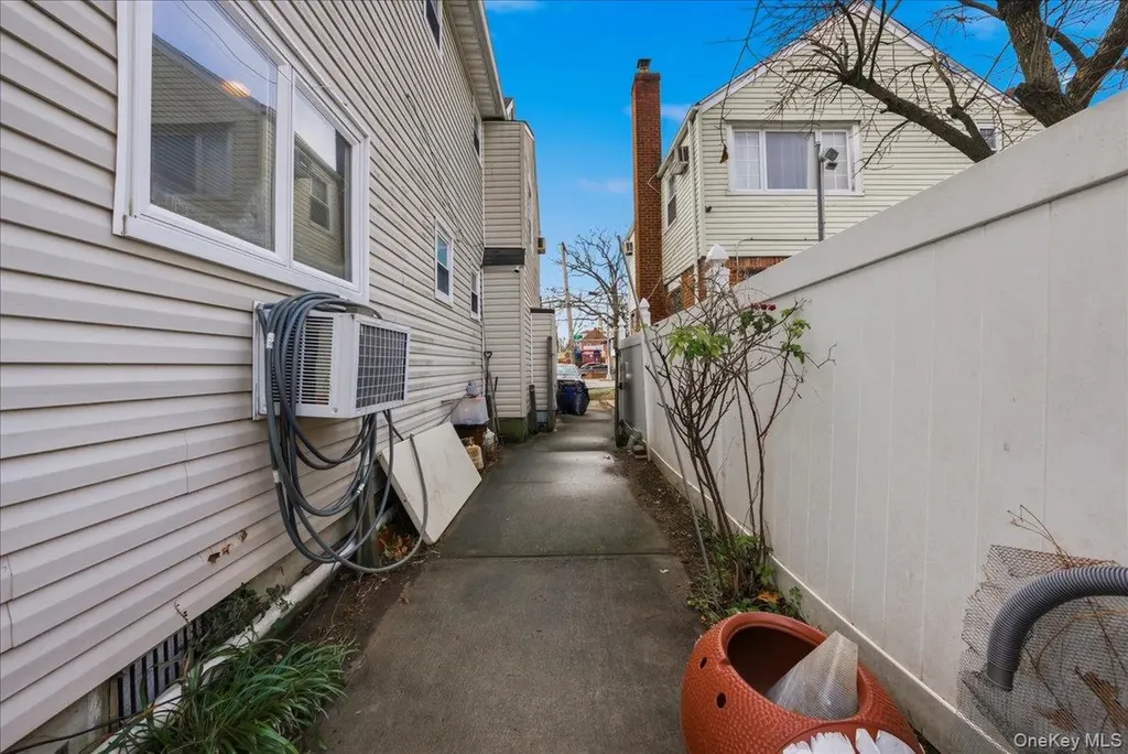47-23 164th Street Flushing NY 11358
