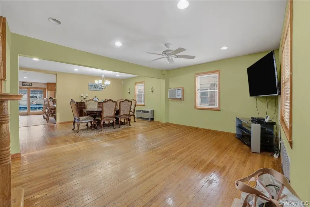 47-23 164th Street Flushing NY 11358