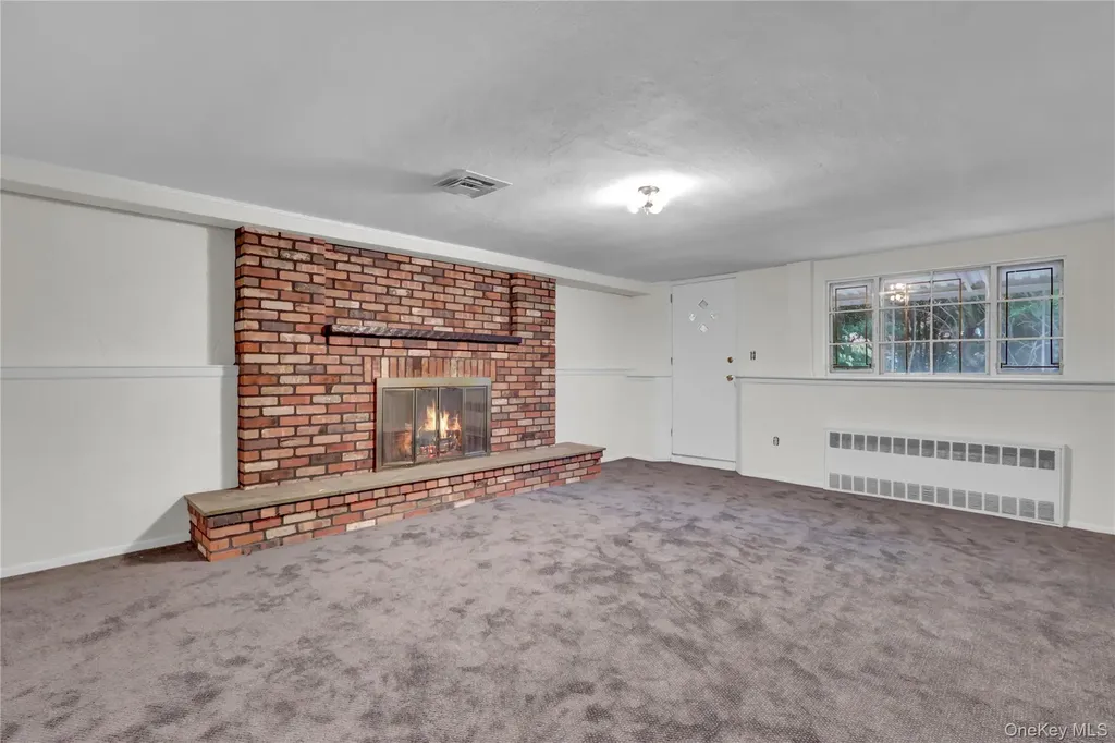 101 Beverly Place Levittown NY 11756