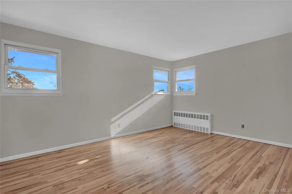 101 Beverly Place Levittown NY 11756