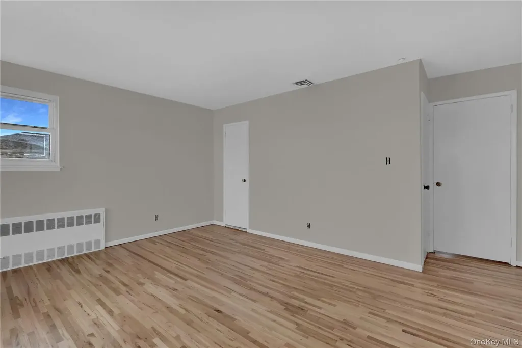 101 Beverly Place Levittown NY 11756