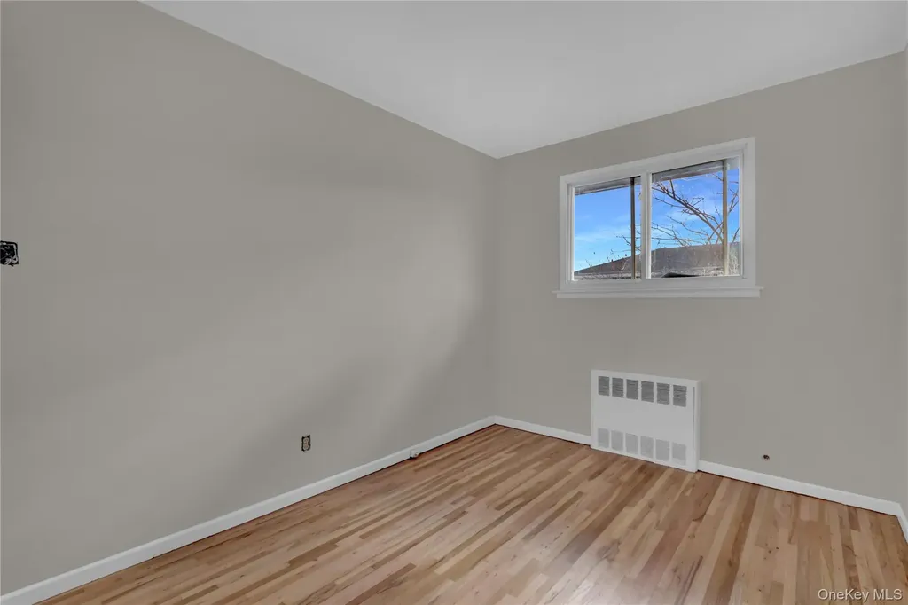101 Beverly Place Levittown NY 11756