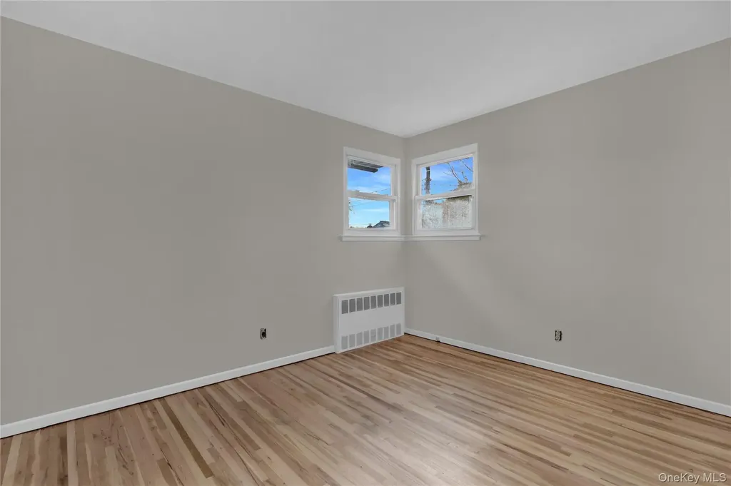 101 Beverly Place Levittown NY 11756