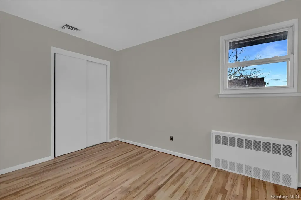 101 Beverly Place Levittown NY 11756