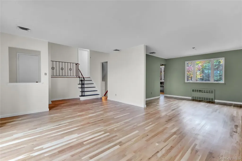 101 Beverly Place Levittown NY 11756