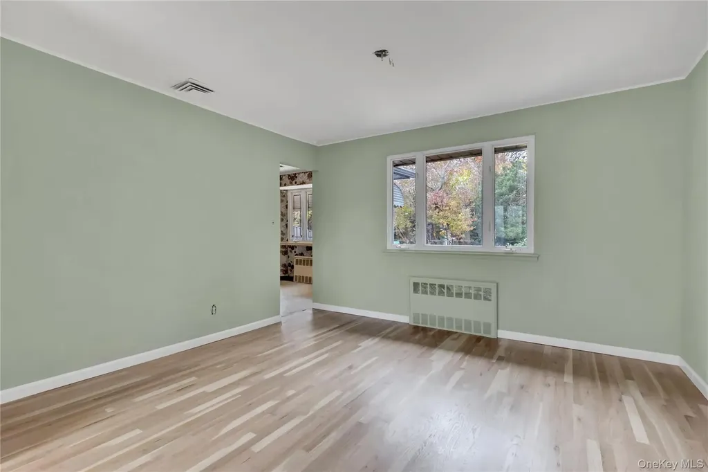 101 Beverly Place Levittown NY 11756