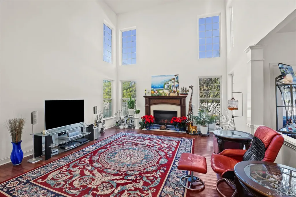 33 Pinehurst Drive Mount Sinai NY 11766