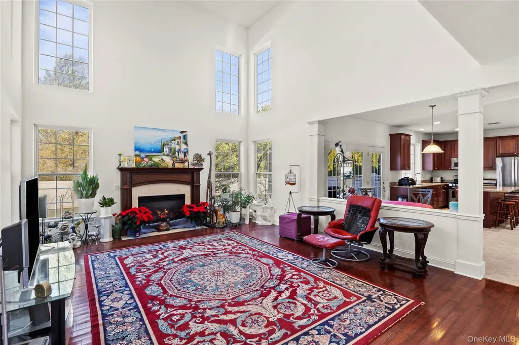 33 Pinehurst Drive Mount Sinai NY 11766