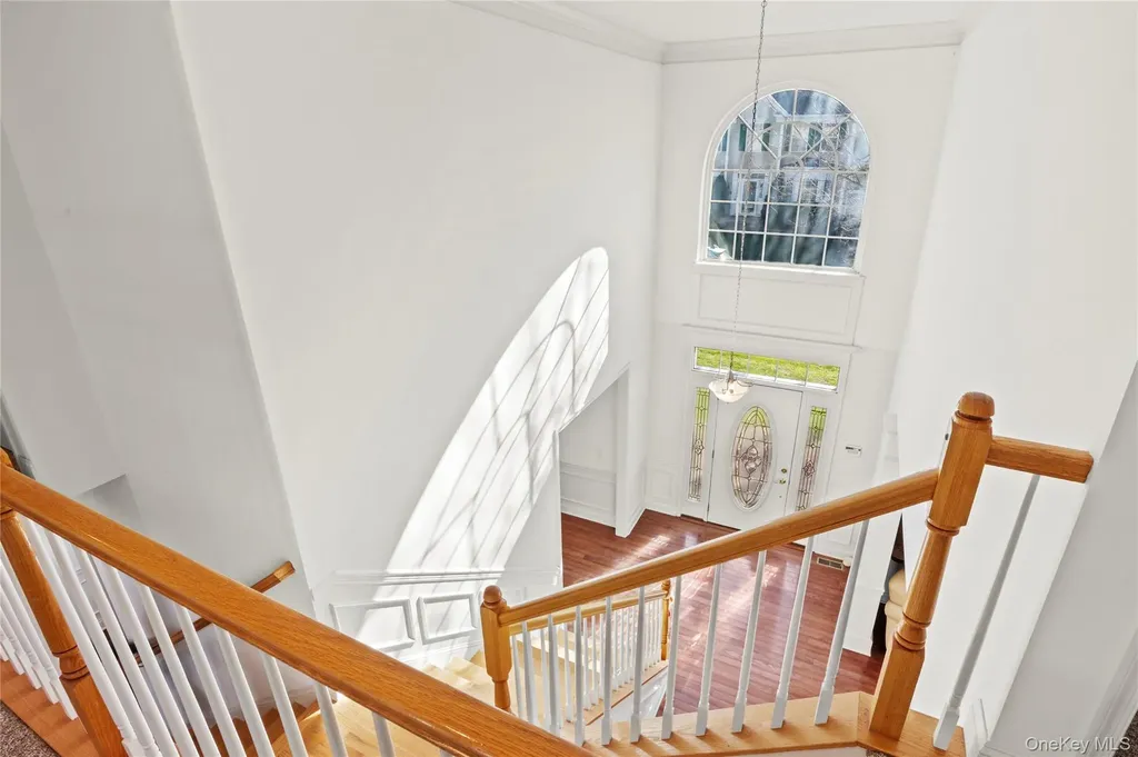 33 Pinehurst Drive Mount Sinai NY 11766