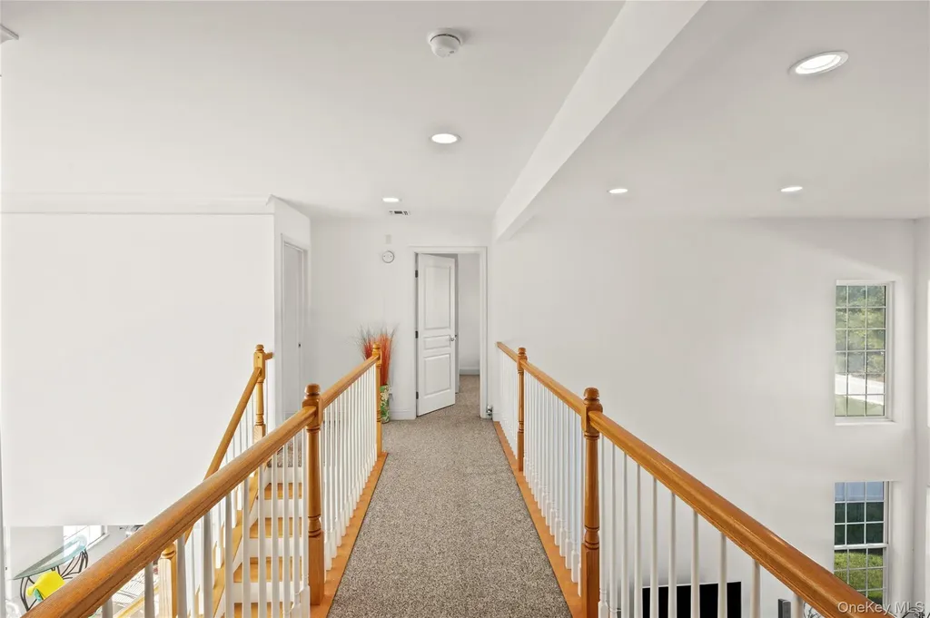 33 Pinehurst Drive Mount Sinai NY 11766
