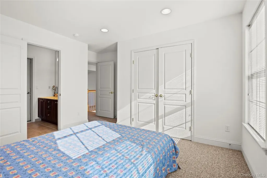 33 Pinehurst Drive Mount Sinai NY 11766