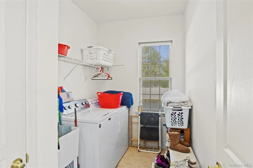 33 Pinehurst Drive Mount Sinai NY 11766