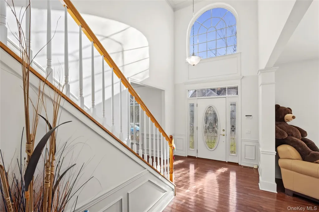 33 Pinehurst Drive Mount Sinai NY 11766