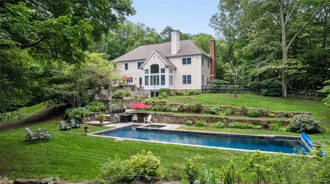 4 Hidden Valley Way Bedford NY 10506