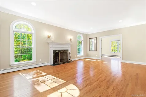 4 Hidden Valley Way Bedford NY 10506