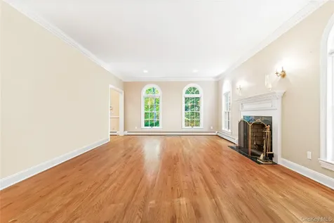 4 Hidden Valley Way Bedford NY 10506