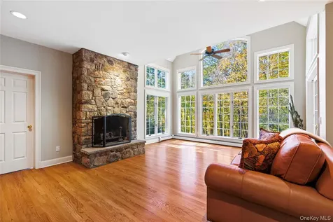 4 Hidden Valley Way Bedford NY 10506