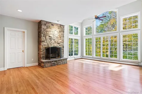 4 Hidden Valley Way Bedford NY 10506