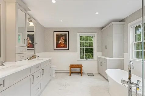 4 Hidden Valley Way Bedford NY 10506