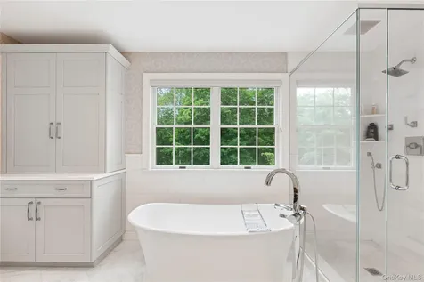 4 Hidden Valley Way Bedford NY 10506