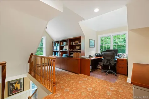 4 Hidden Valley Way Bedford NY 10506