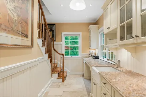 4 Hidden Valley Way Bedford NY 10506