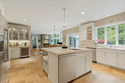 4 Hidden Valley Way Bedford NY 10506