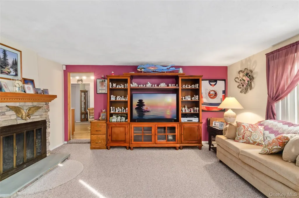 25 45th Street Islip NY 11751