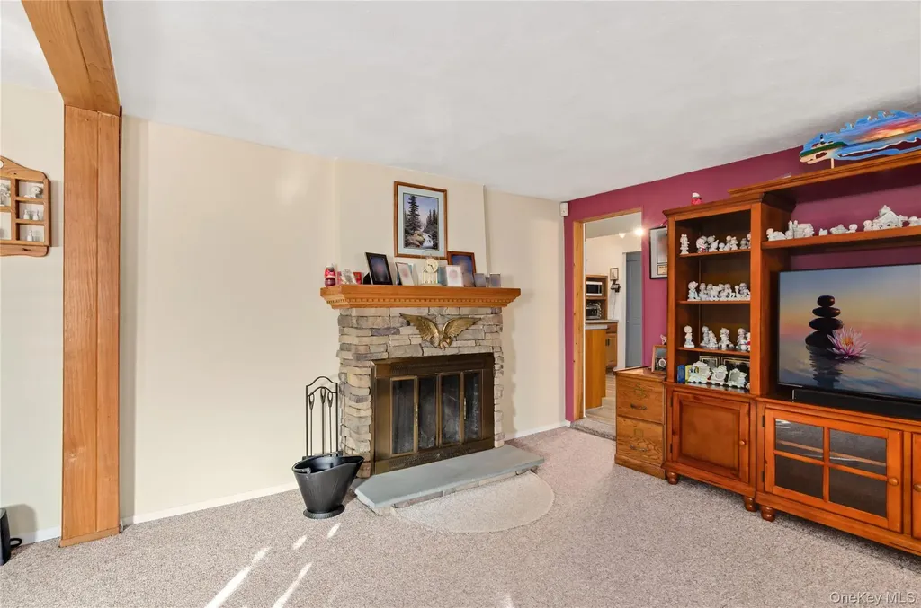 25 45th Street Islip NY 11751