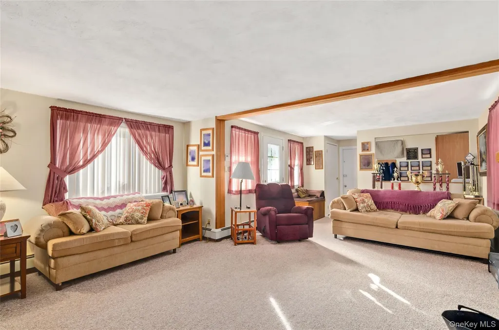 25 45th Street Islip NY 11751