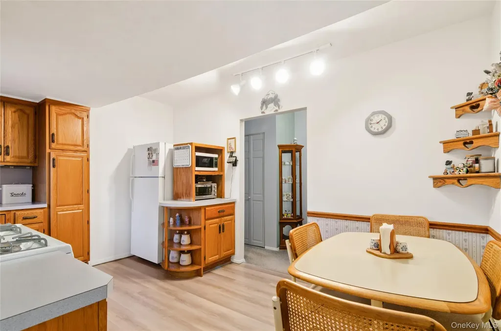 25 45th Street Islip NY 11751