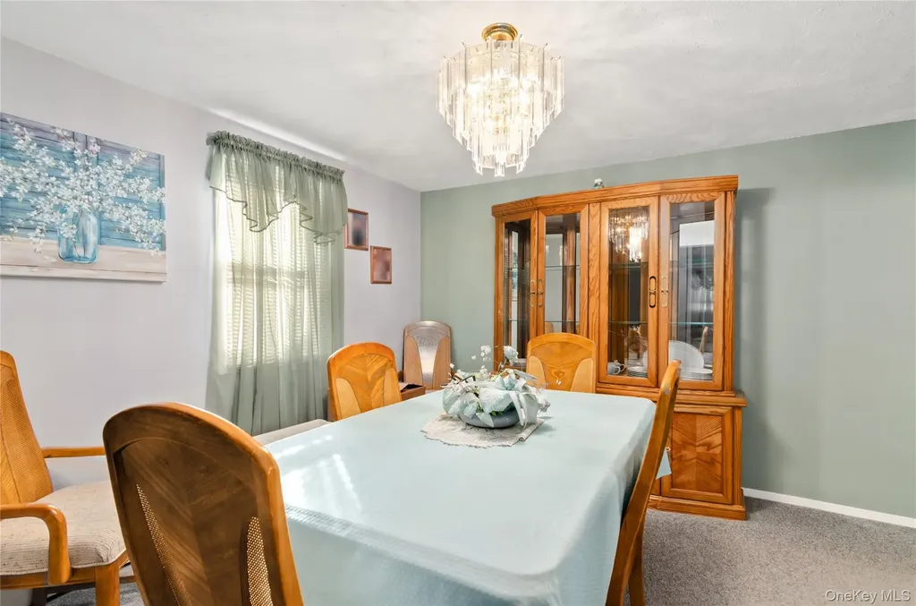 25 45th Street Islip NY 11751