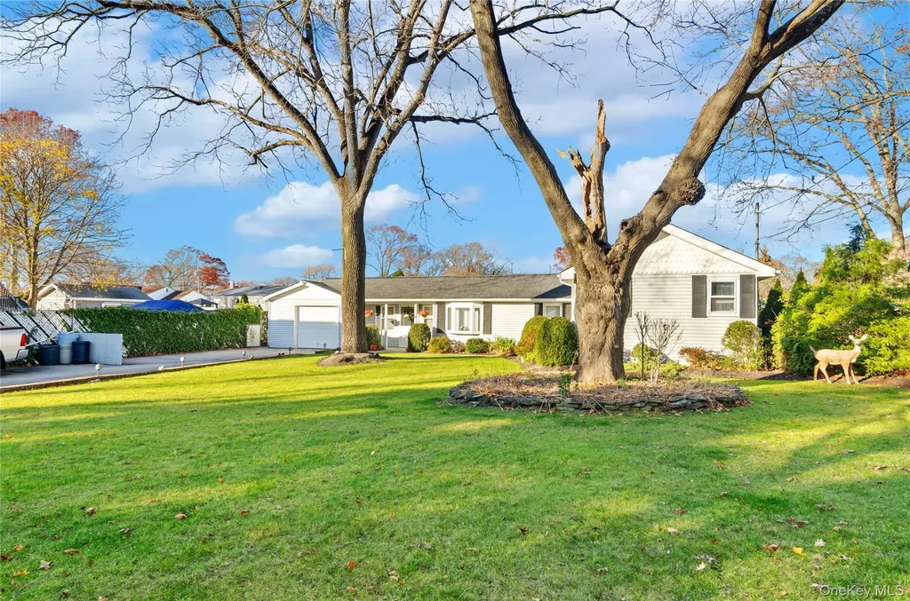 25 45th Street Islip NY 11751