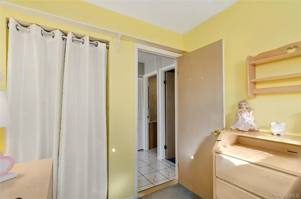 25 45th Street Islip NY 11751