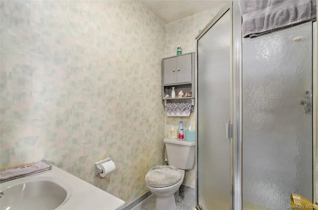 25 45th Street Islip NY 11751
