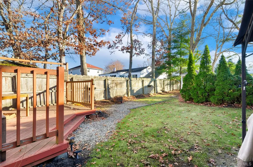 25 45th Street Islip NY 11751